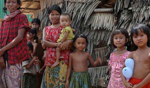 cambodia family khmer community