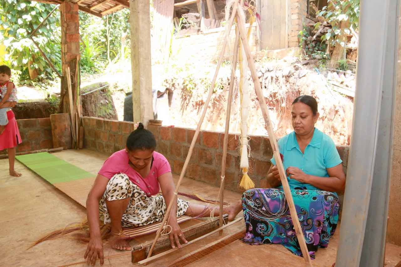 vegan handbags kantala sri lanka Hana plant weaving