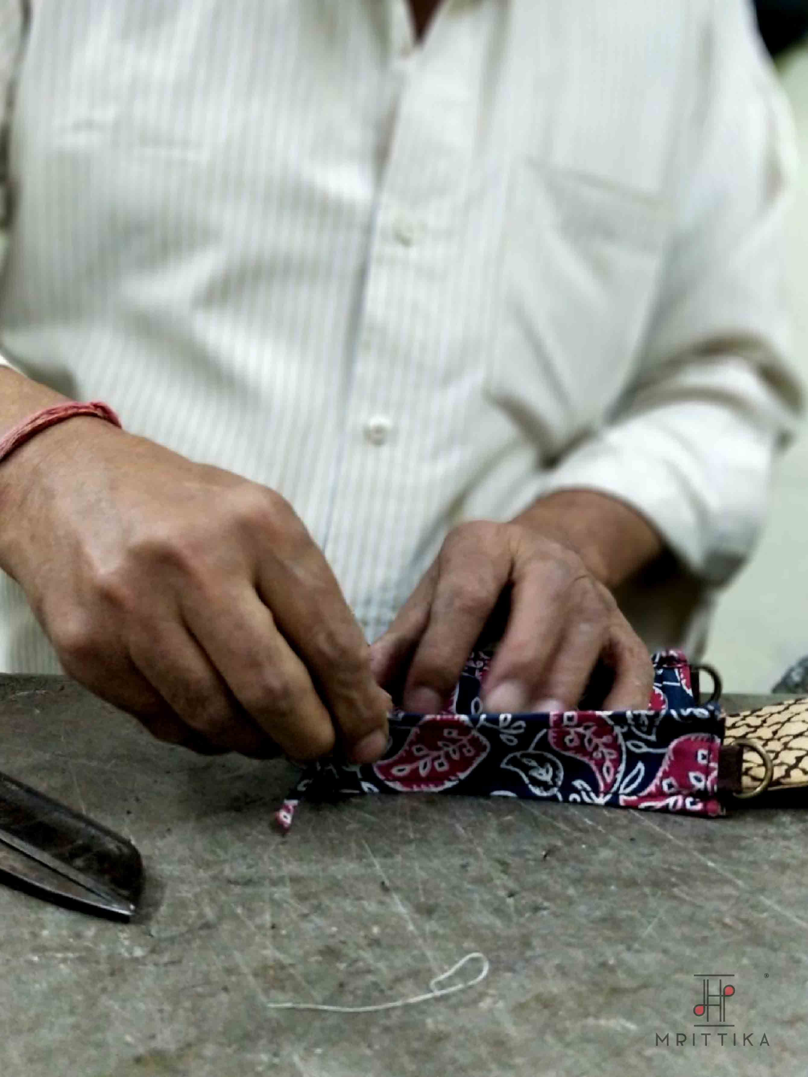 Authentic Indian fashion accessories handbag fabrication handmade Mrittika