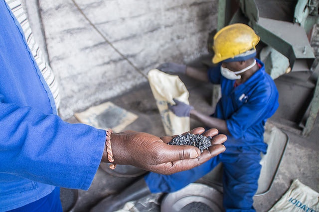 fairphone ethical smartphone tech circular economy recycling program