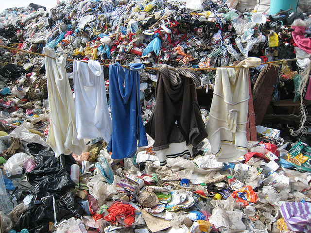 benefits circular fashion business model fast fashion landfill closed loop