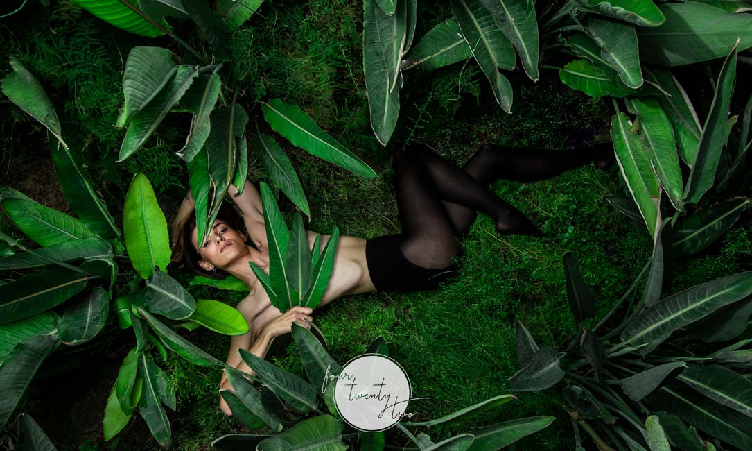 The first antibacterial biodegradable tights with aloe vera Four Twenty Two
