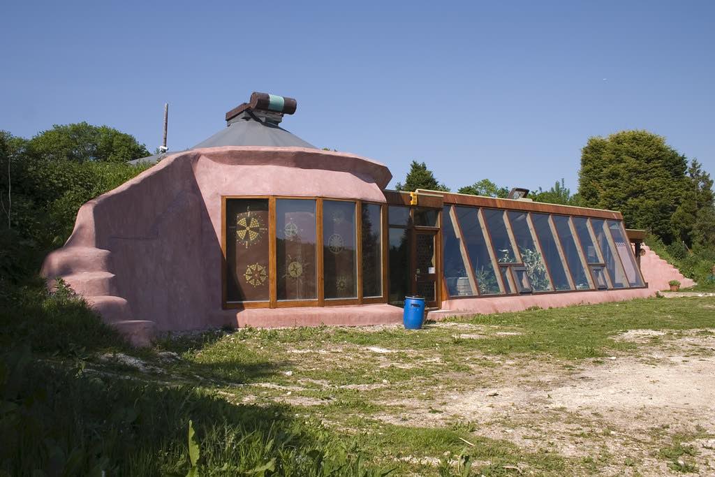 How to Live Sustainably Off The Grid