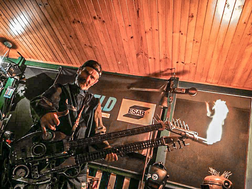 A renewed cultural storm of metal art sculpture using 100% recycled materials