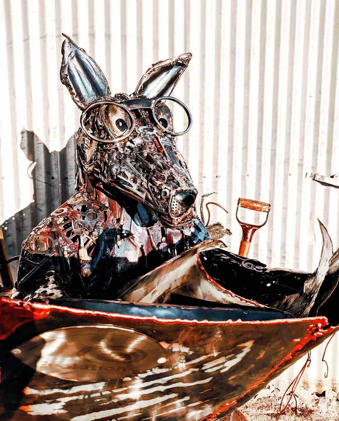 A renewed cultural storm of metal art sculpture using 100% recycled materials