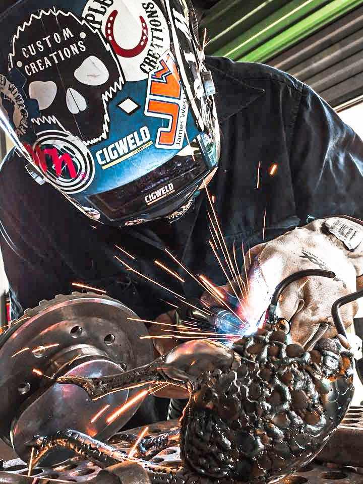 A renewed cultural storm of metal art sculpture using 100% recycled materials
