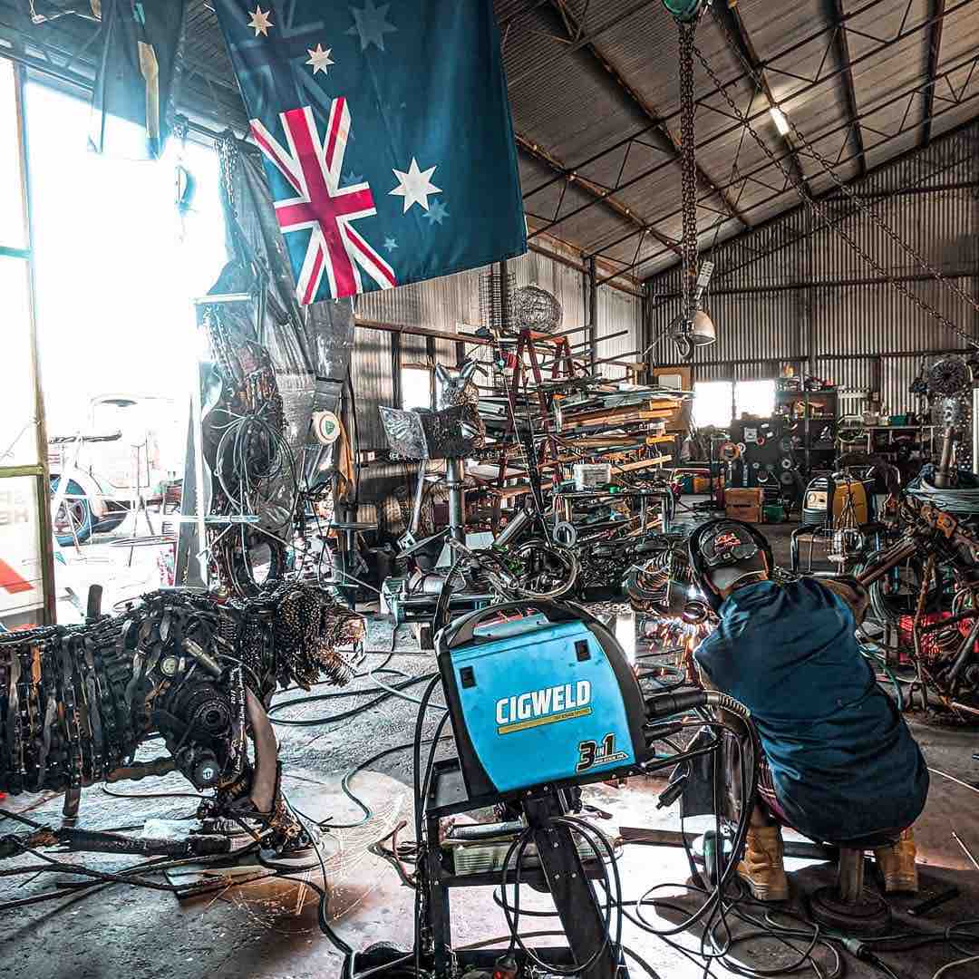 A renewed cultural storm of metal art sculpture using 100% recycled materials