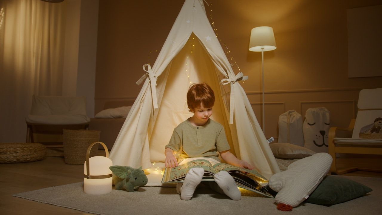6 Creative ways to repurpose Christmas lights for decoration