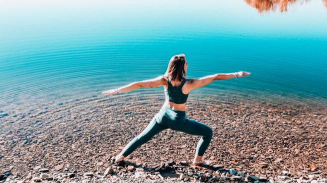We are prAna: the circular yoga clothing for adventure chasers